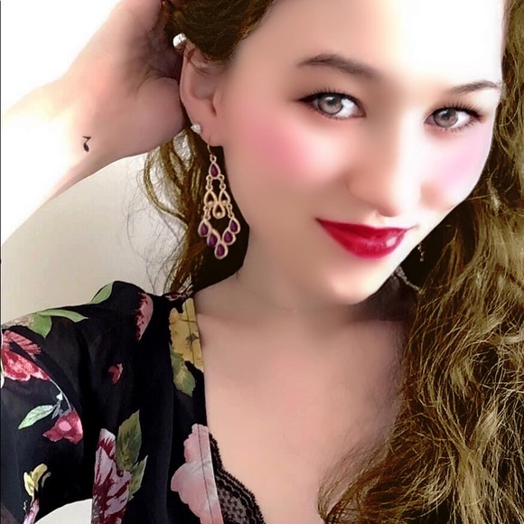 Meet your Posher, Lisa - Picture 2 of 2